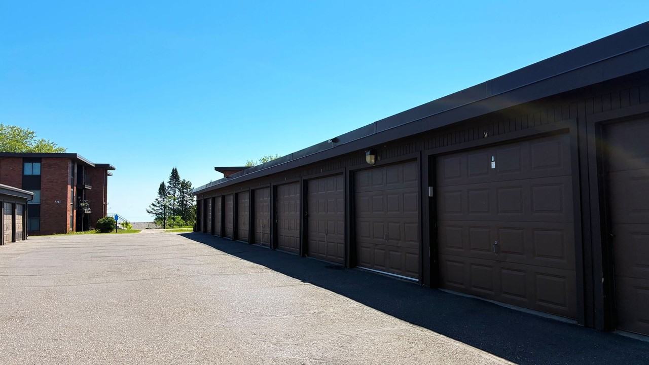 Highland Village Apartments - Photo 7 of 10