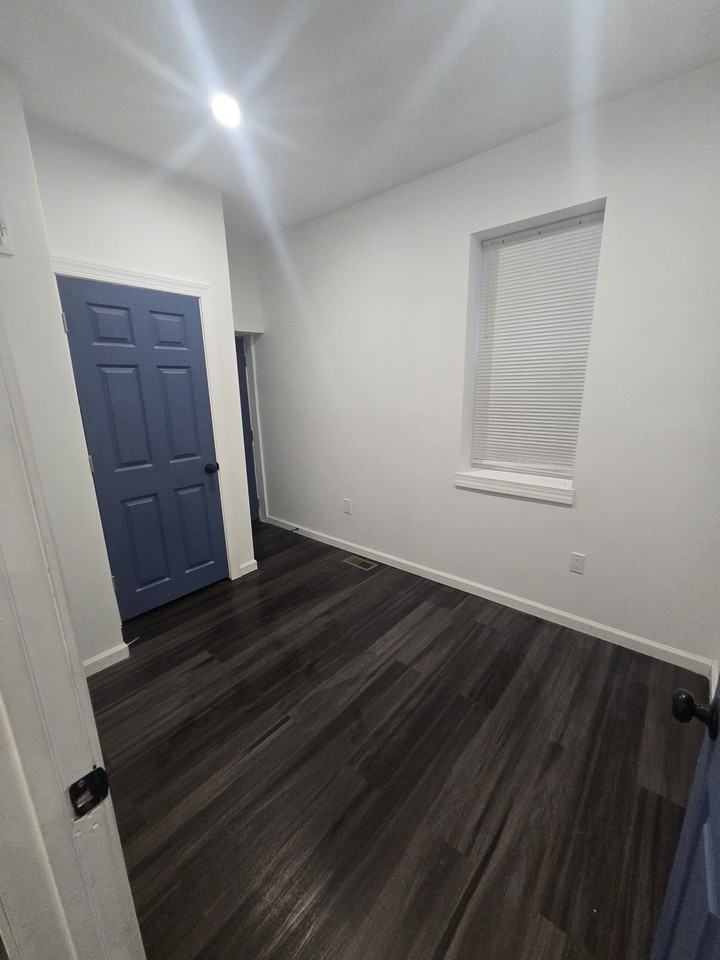2221 S 68th St #A - Photo 5 of 5
