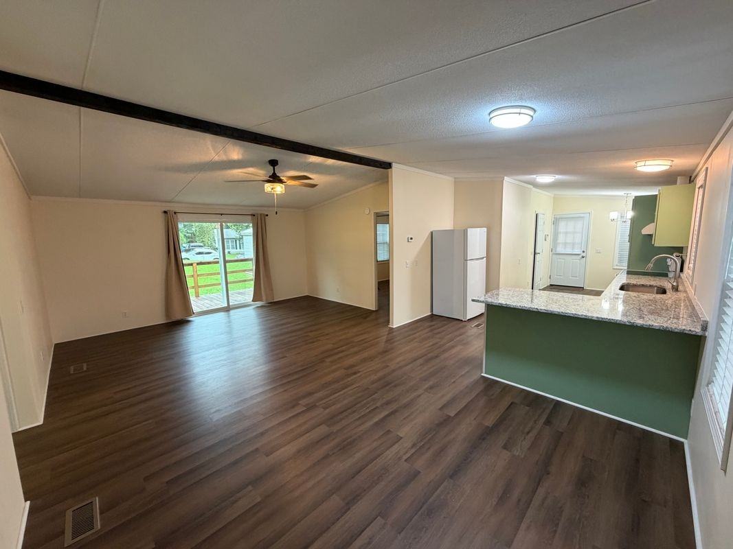 200 Pecan St - Photo 4 of 17