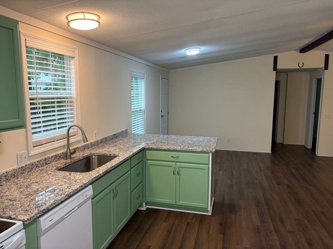 200 Pecan St - Photo 6 of 17