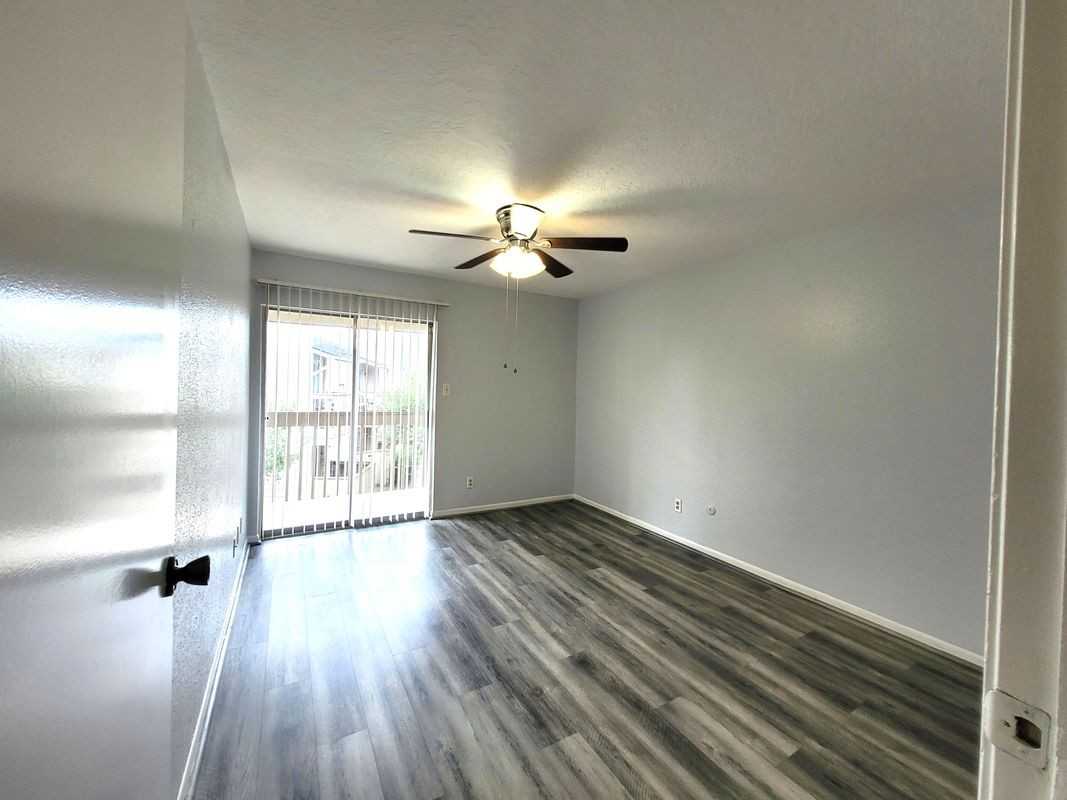 3919 Fairmont Pkwy ##180 - Photo 2 of 9