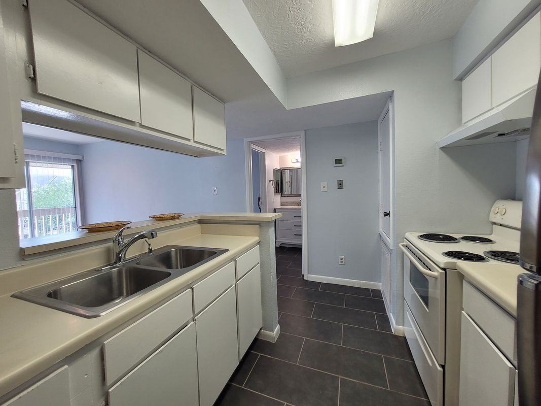 3919 Fairmont Pkwy ##180 - Photo 5 of 9