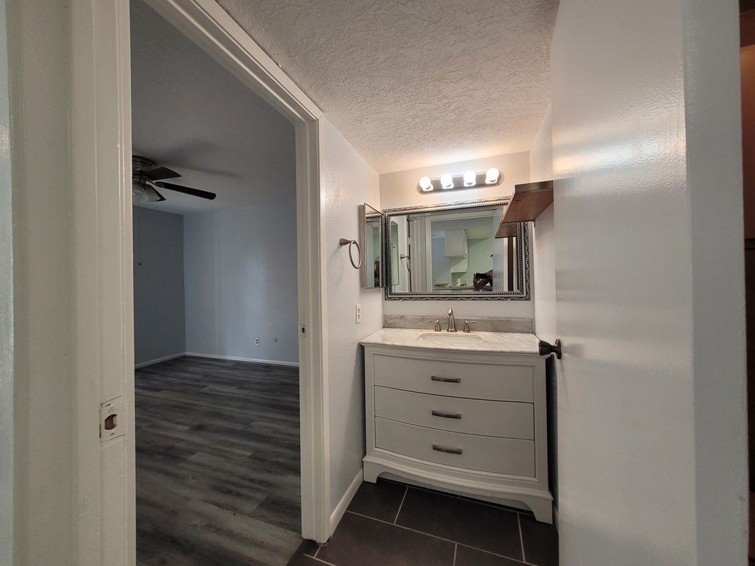 3919 Fairmont Pkwy ##180 - Photo 6 of 9