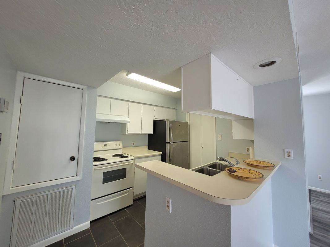 3919 Fairmont Pkwy ##180 - Photo 7 of 9
