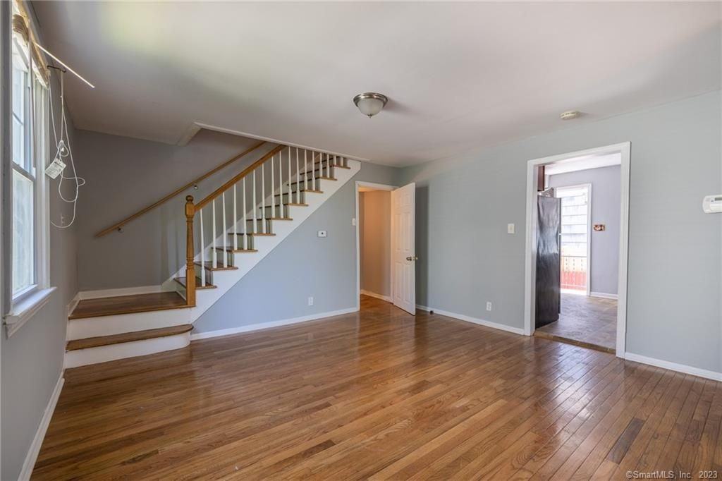 166 Earl Ave - Photo 4 of 25