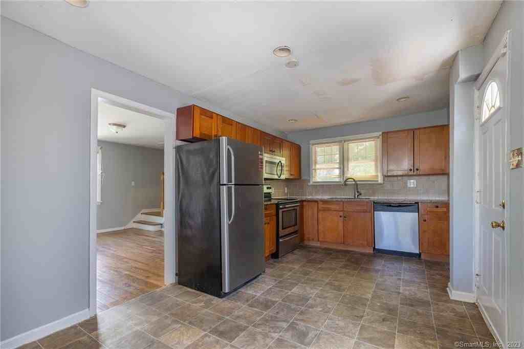 166 Earl Ave - Photo 6 of 25