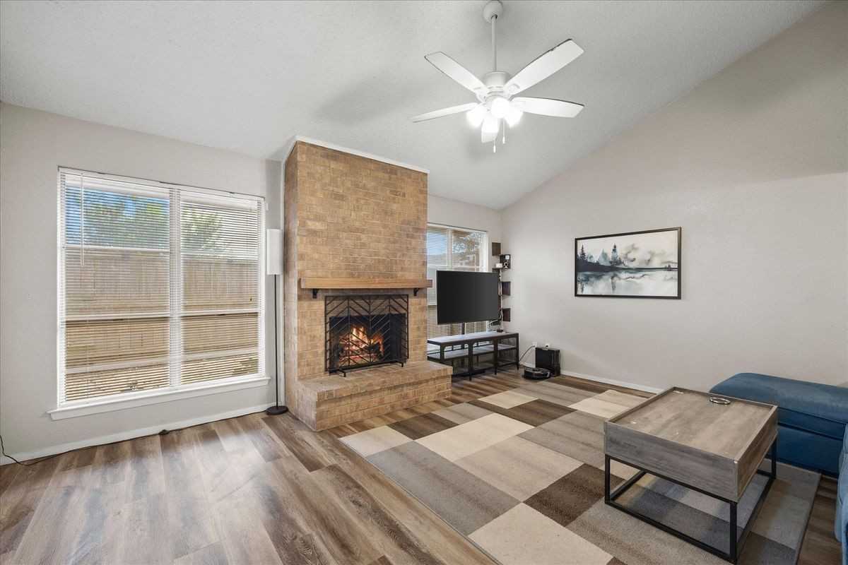 1818 Highbrook Ct - Photo 7 of 20