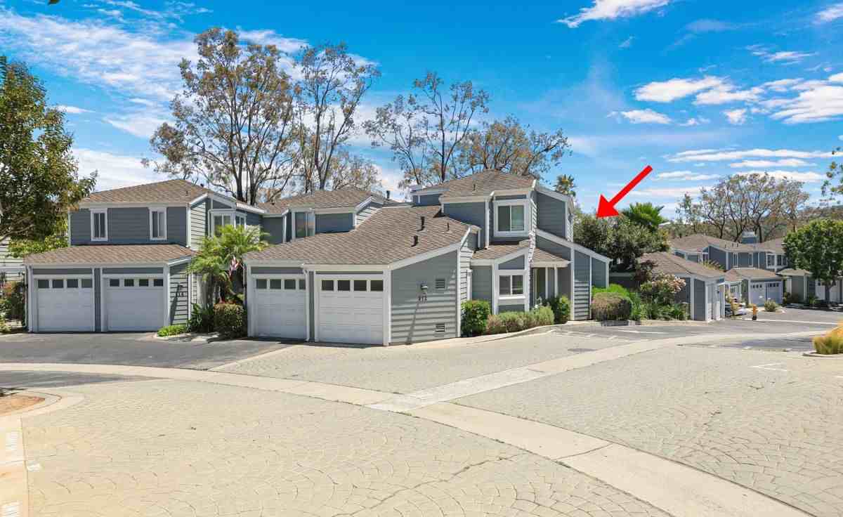 112 Santa Rosa Ct - Photo 2 of 4