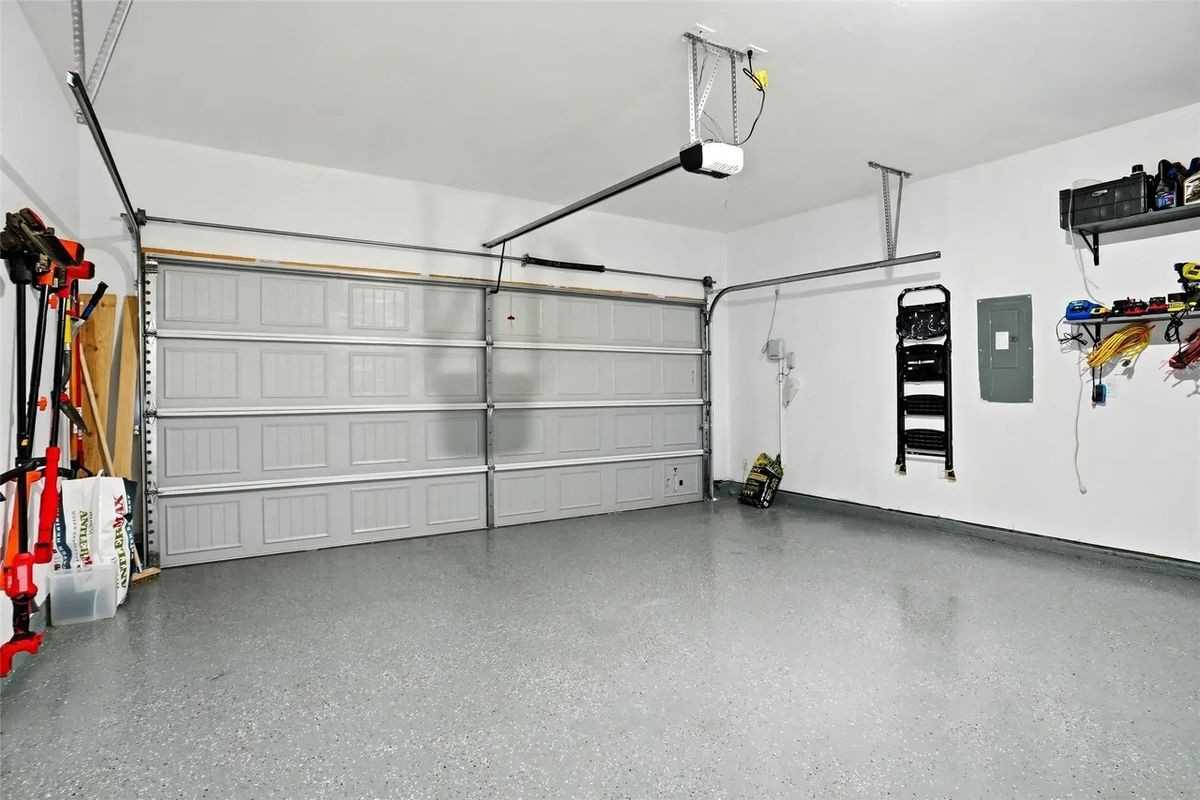 1333 Almond Rd - Photo 2 of 6