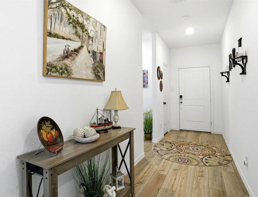 1333 Almond Rd - Photo 3 of 6