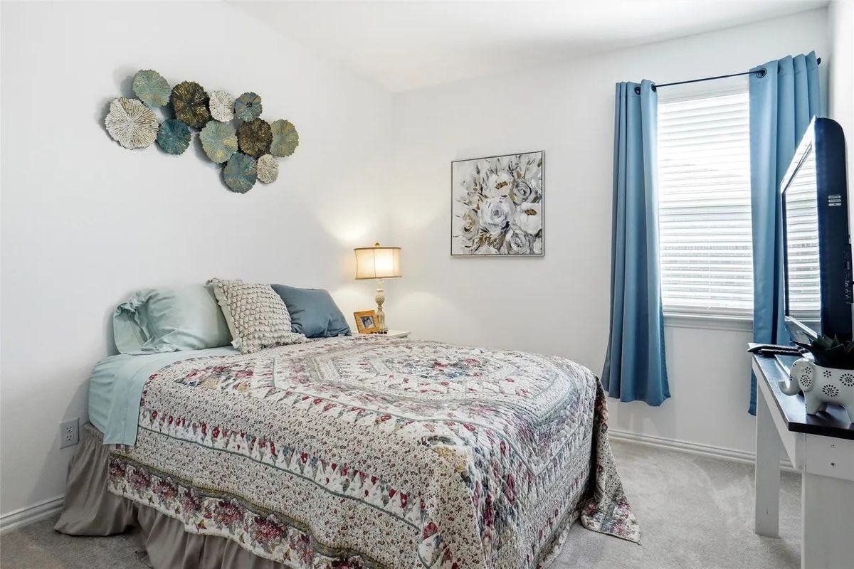 1333 Almond Rd - Photo 5 of 6