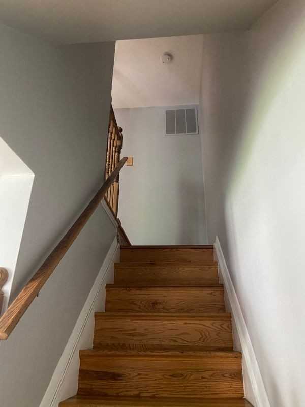 640 Kingston Rd - Photo 4 of 24