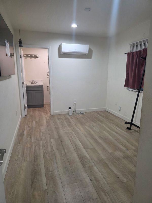 712 N Pauline St ##C - Photo 5 of 7