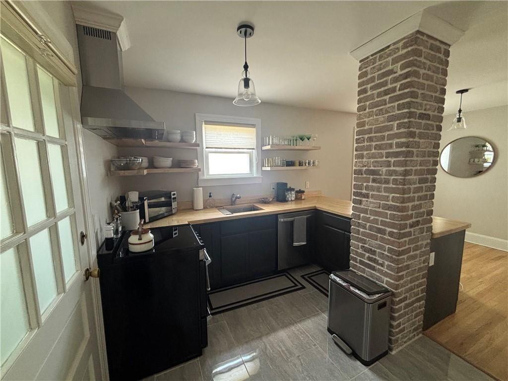 111 Cedar Ave - Photo 4 of 11