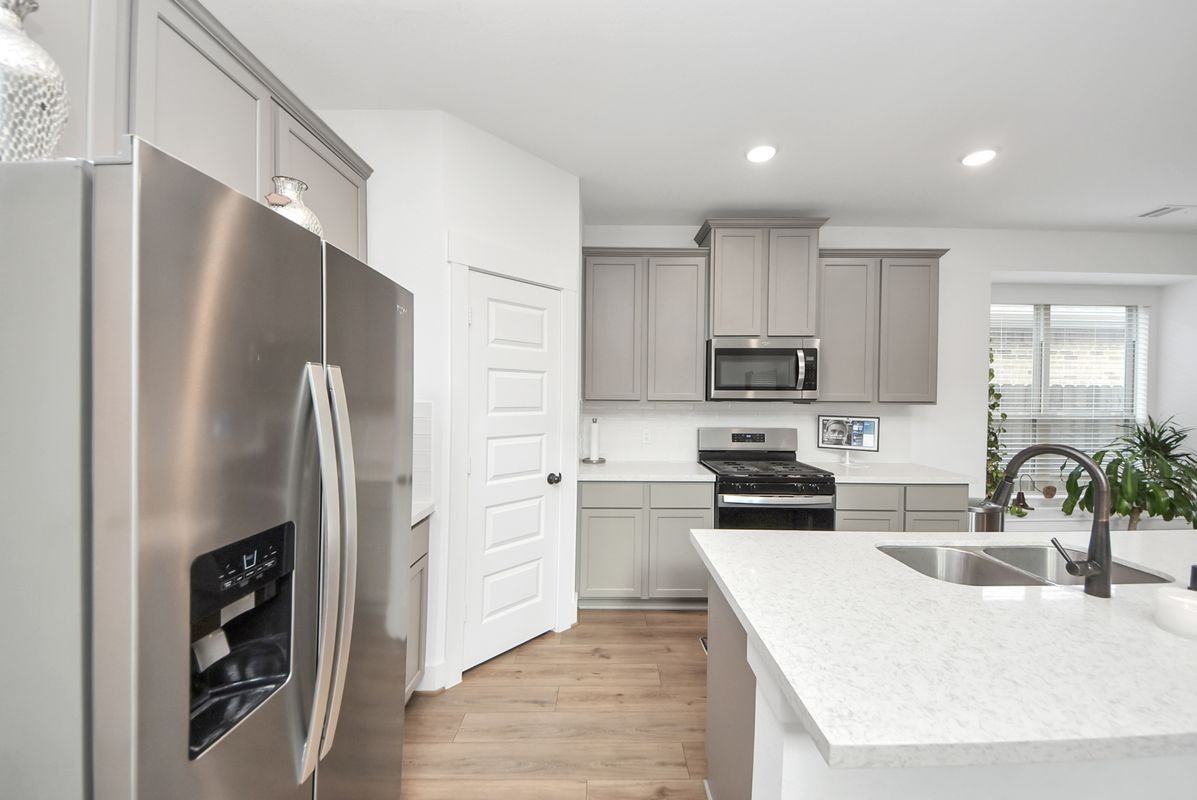 21314 Barcelona Heights Trl - Photo 4 of 30