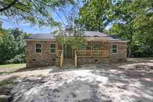 featured image of 135 Holly Creek Dr