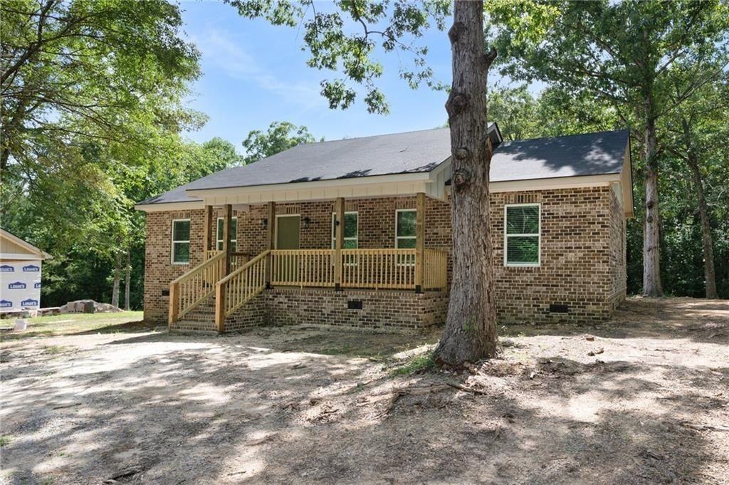 135 Holly Creek Dr - Photo 2 of 17