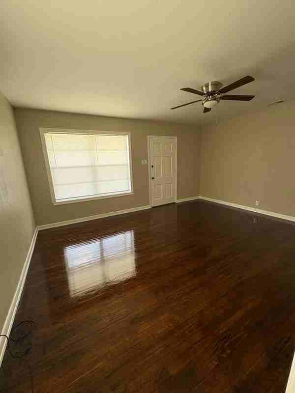 1341 Daytona Dr - Photo 2 of 3