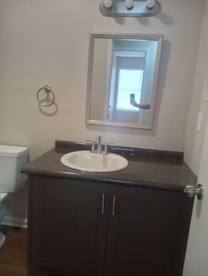 Fern View Apartments - Photo 3 of 12