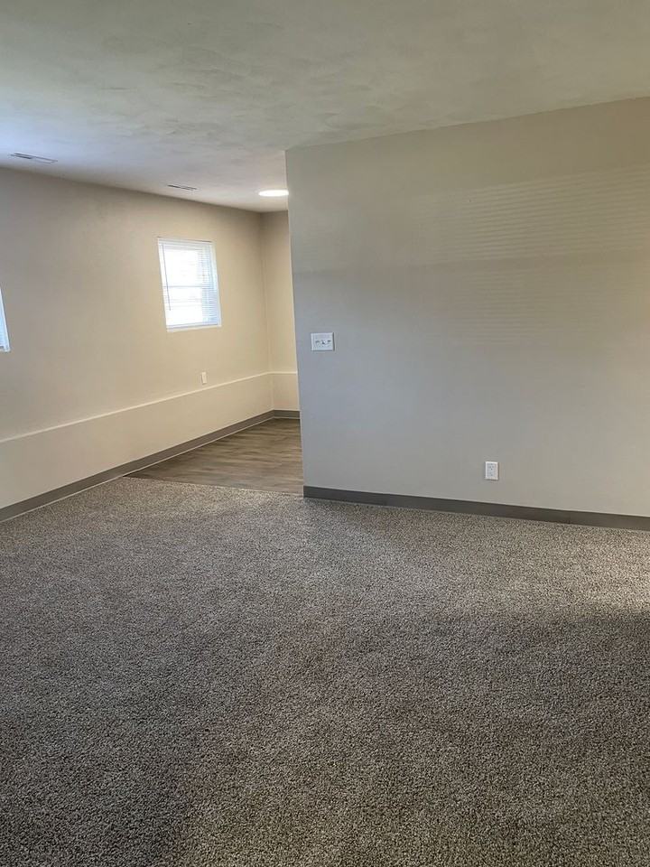 Maplewood Apartments - Photo 2 of 18