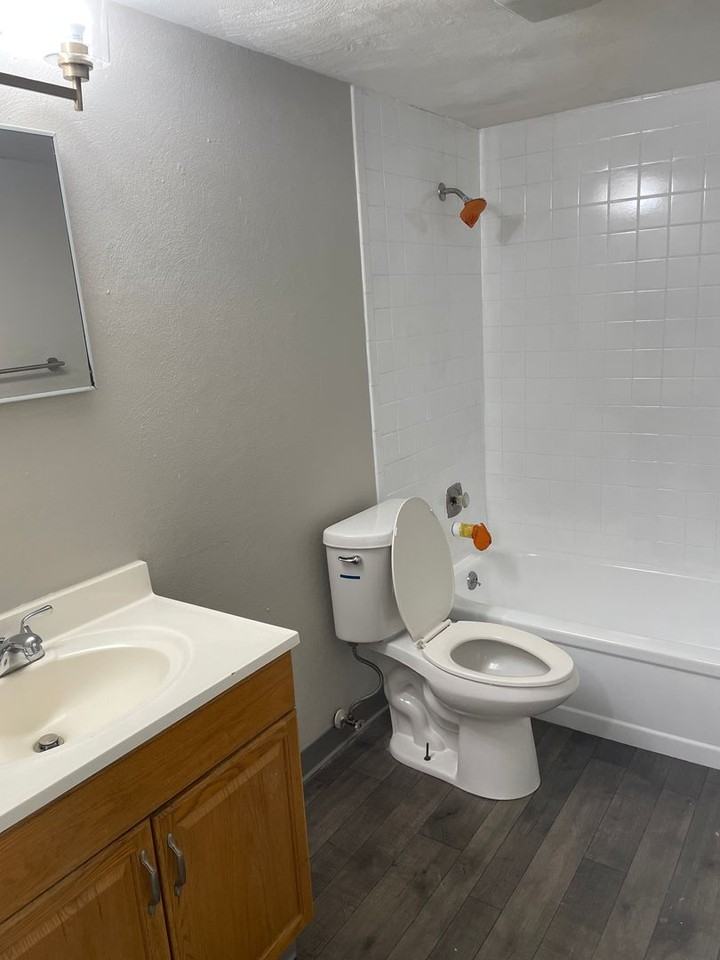 Maplewood Apartments - Photo 5 of 18