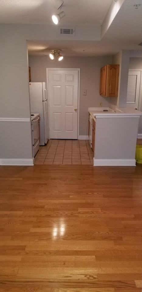 1075 Peachtree Walk Ne #A203 - Photo 6 of 8