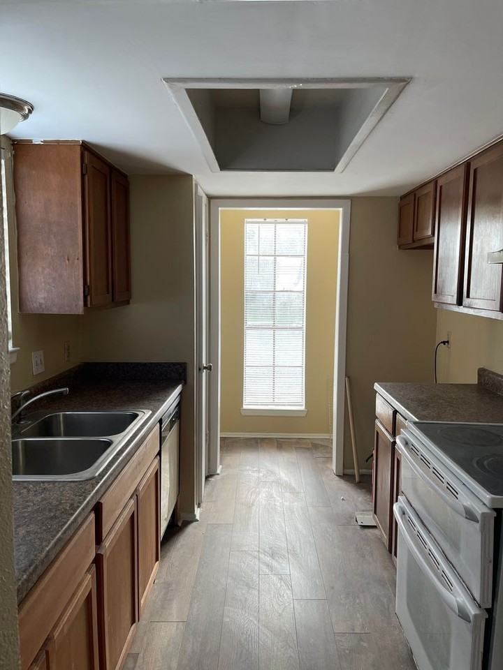 2410 Capitan Dr #A - Photo 5 of 12