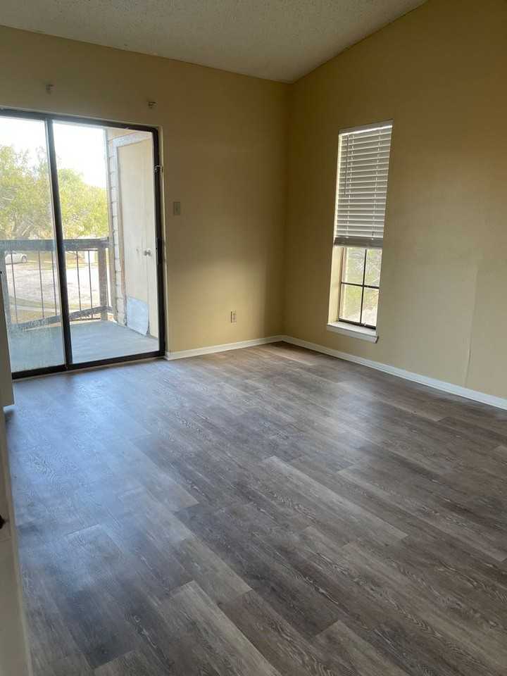 2410 Capitan Dr #A - Photo 6 of 12