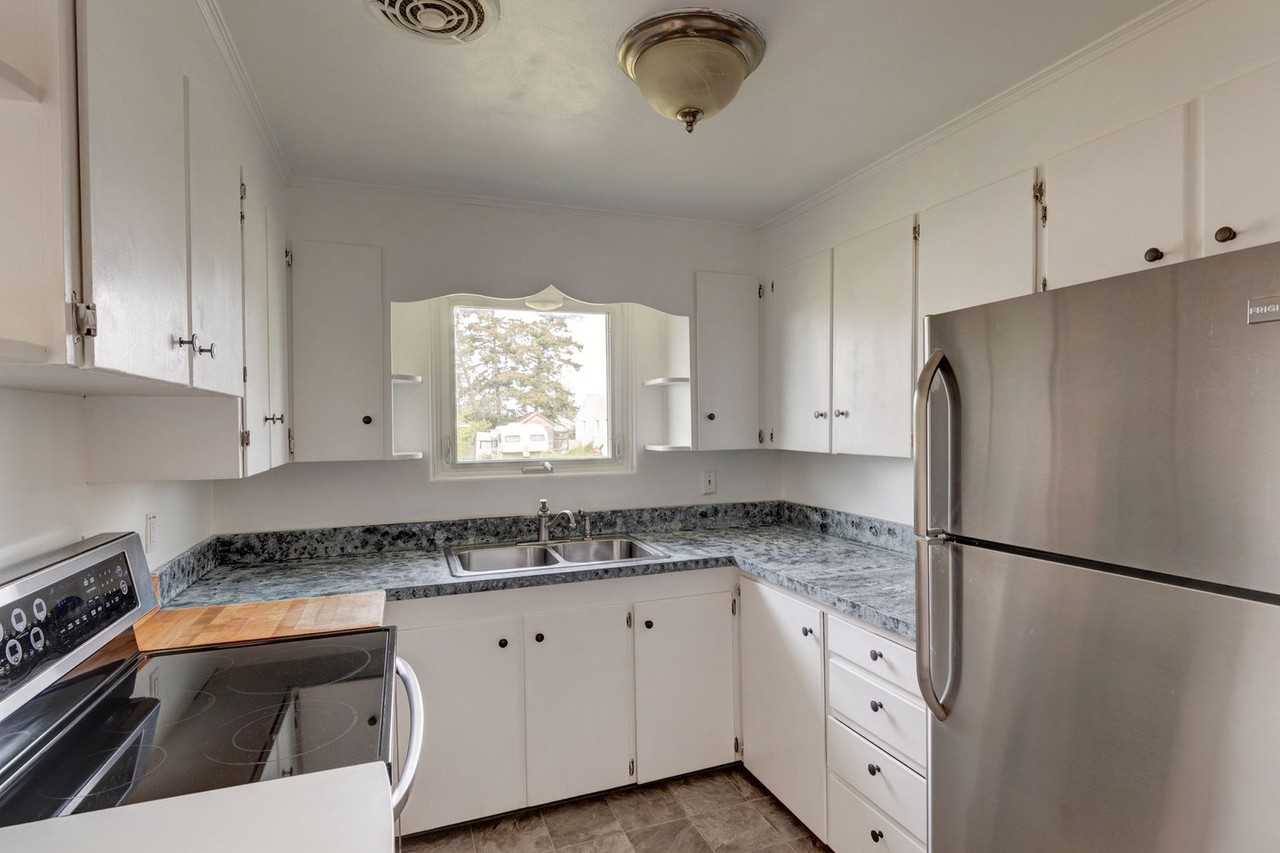 346 Se Quaker St - Photo 2 of 15