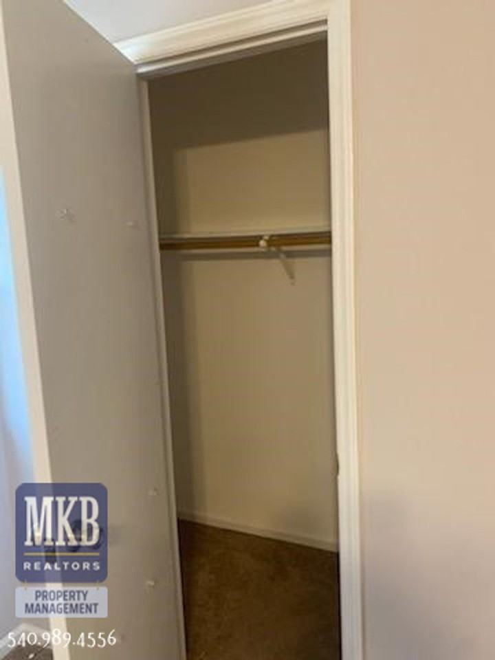 526 Albemarle Ave Se - Photo 6 of 11