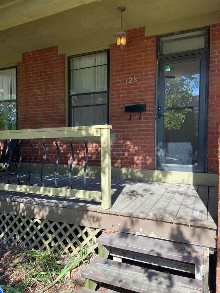 528 E Sycamore St - Photo 3 of 14