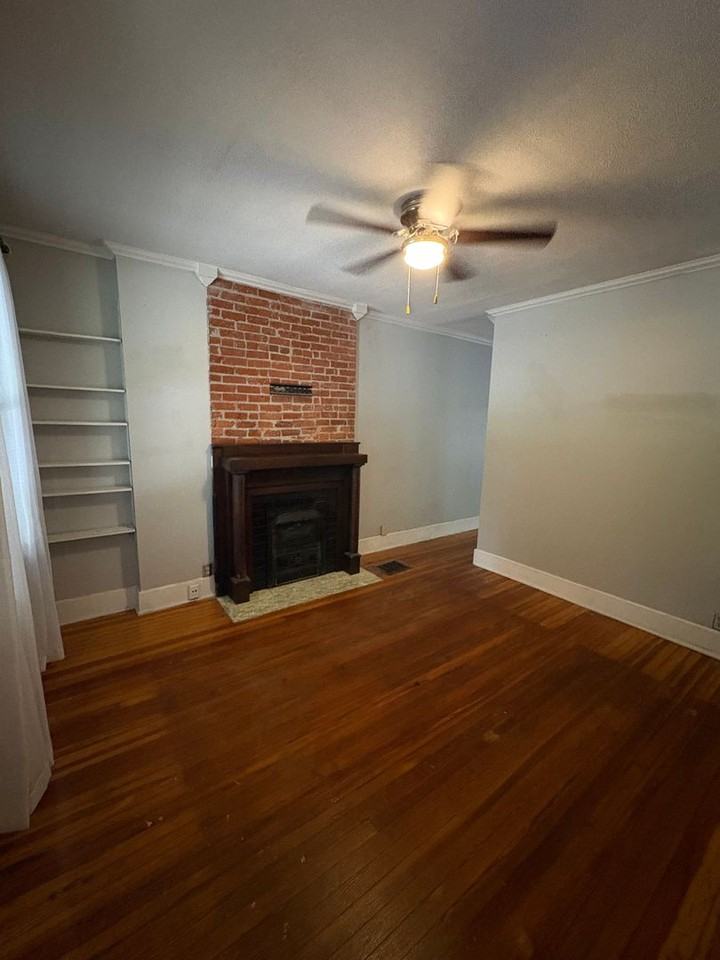 528 E Sycamore St - Photo 4 of 14