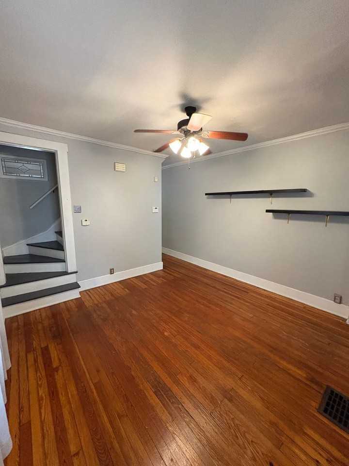528 E Sycamore St - Photo 6 of 14