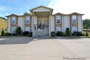 featured image of 2831 Hemlock Ct