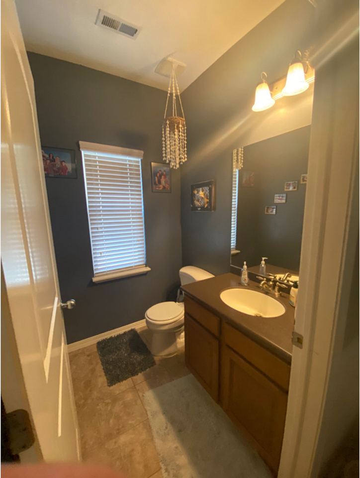 1599 S 530 E - Photo 4 of 11