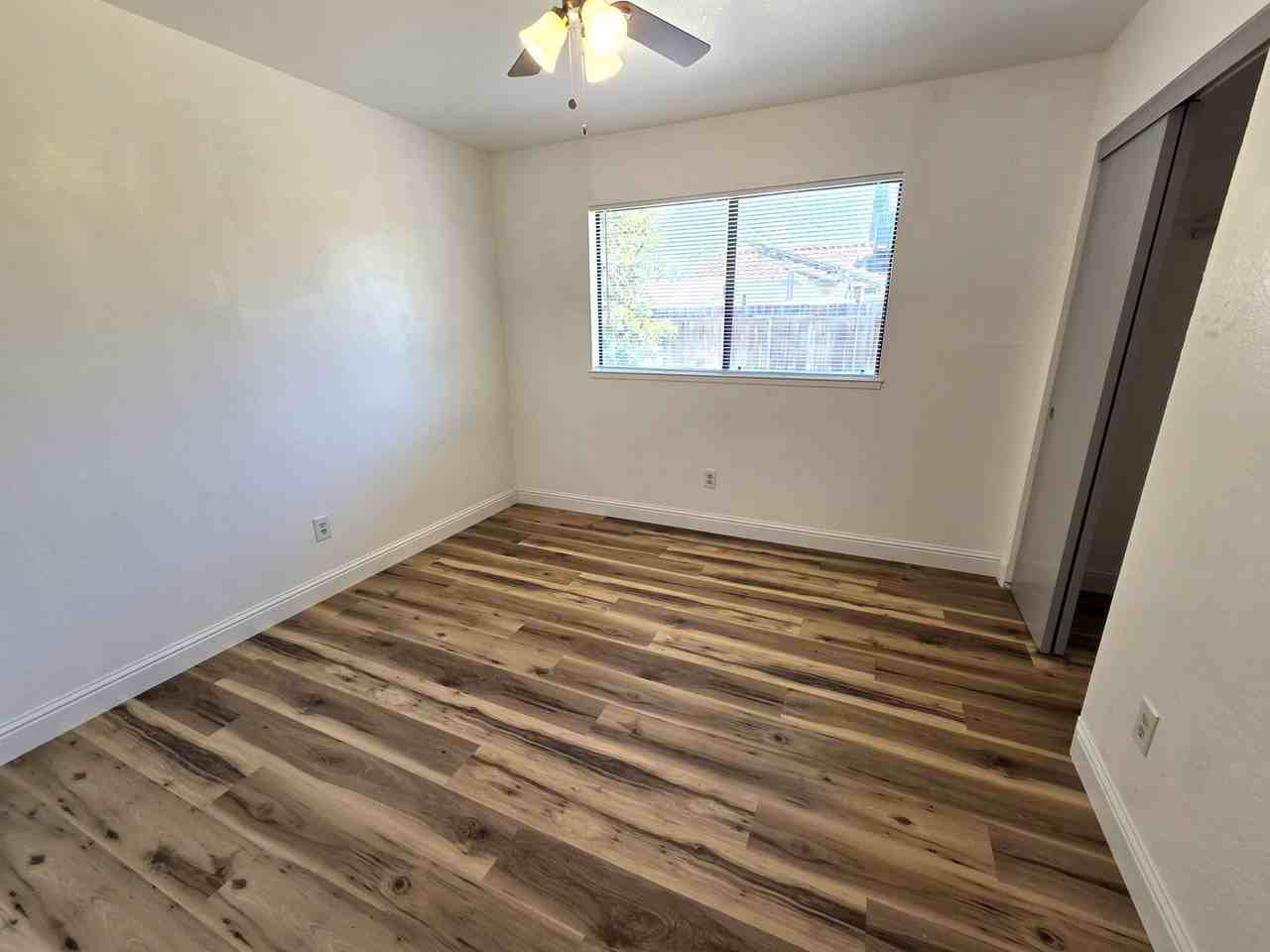 1100 N Patsy Dr - Photo 4 of 10