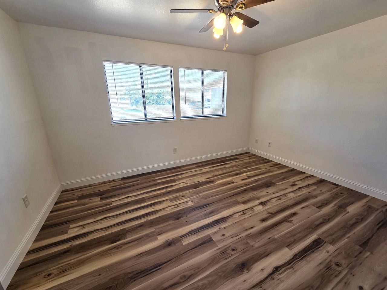 1100 N Patsy Dr - Photo 6 of 10