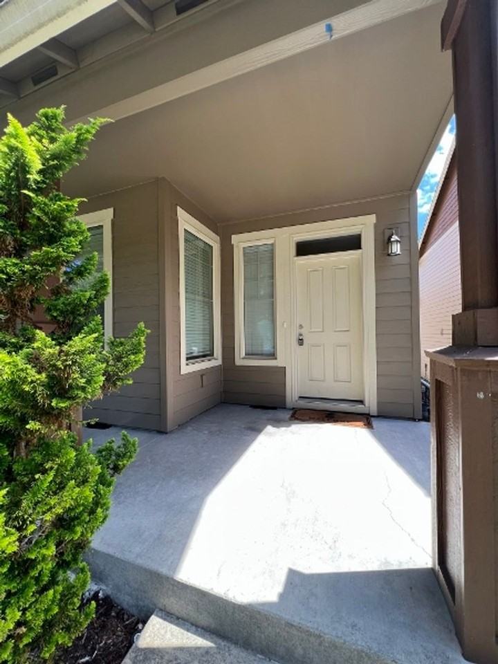 3526 Hepburn St Ne - Photo 2 of 12