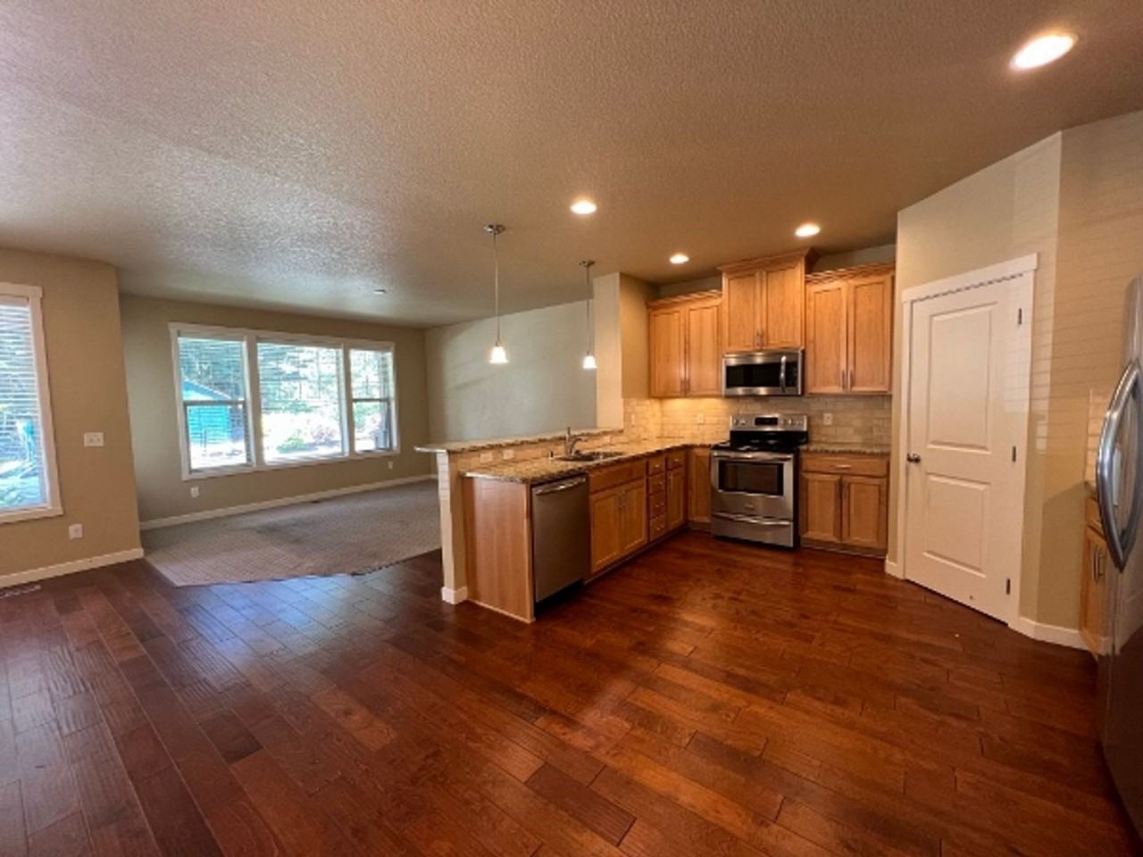 3526 Hepburn St Ne - Photo 5 of 12