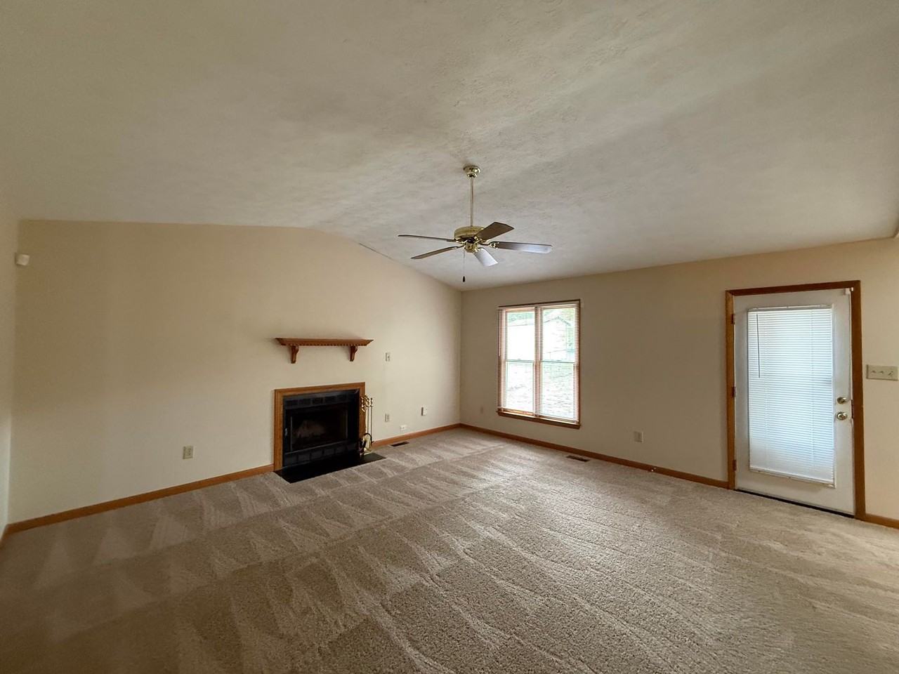 5671 Archer Rd - Photo 3 of 16