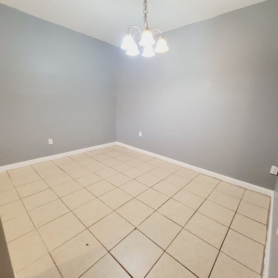 8607 Crystal Cove Cir - Photo 6 of 21