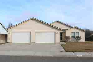 featured image of 4811 Cleveland Ln