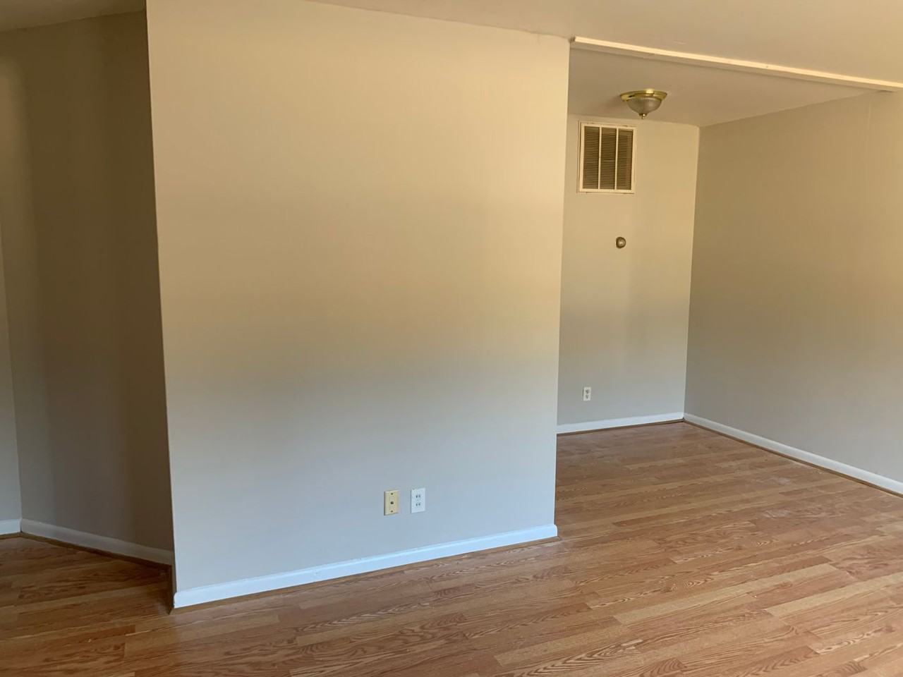 16413 Harrowgate Rd - Photo 2 of 6