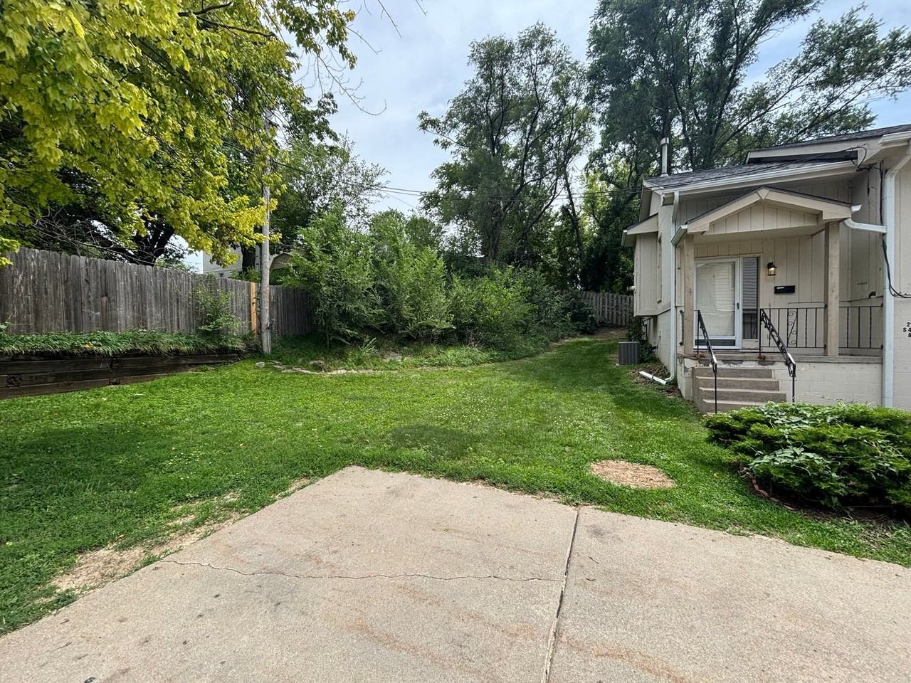2135 S 46th Ave - Photo 3 of 20