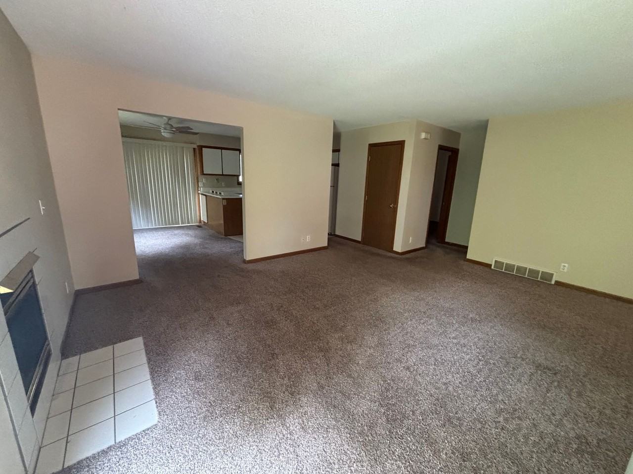 2135 S 46th Ave - Photo 4 of 20