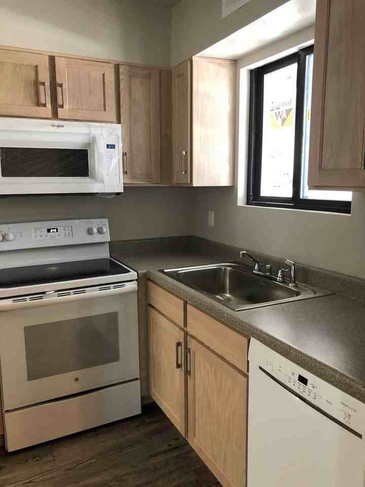 810 E 3990 S #D - Photo 2 of 12
