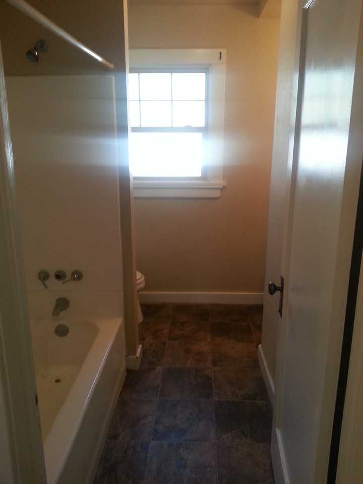8868 W Park St - Photo 5 of 12