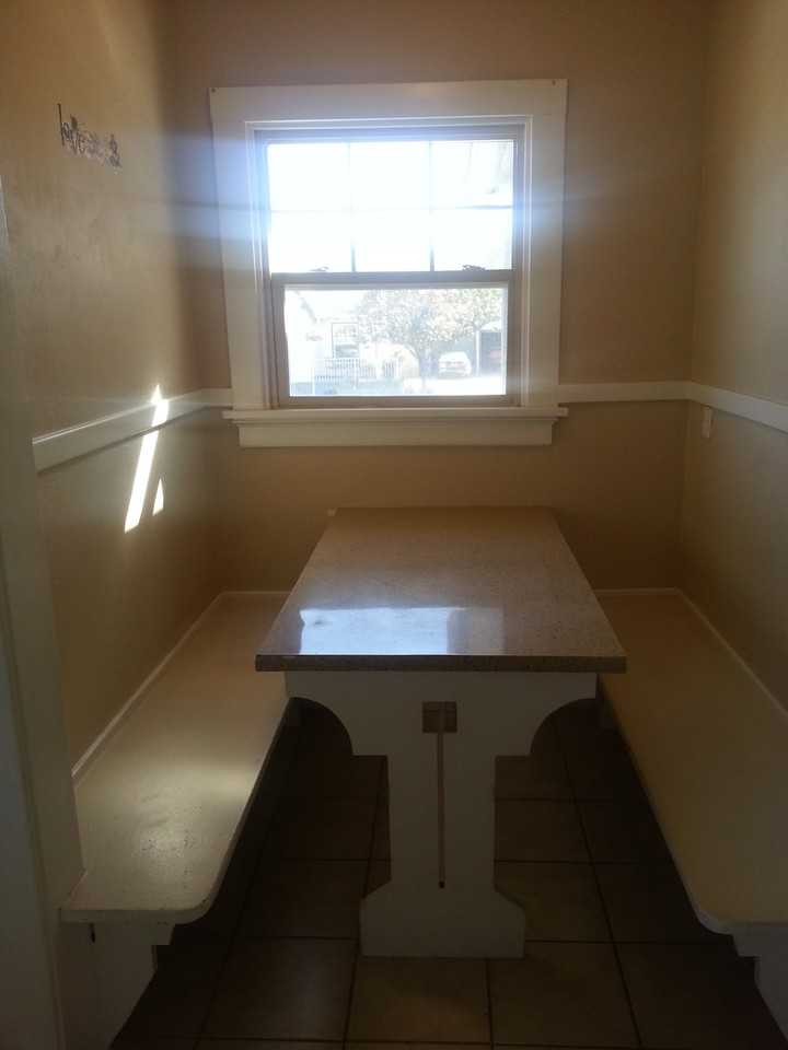 8868 W Park St - Photo 7 of 12