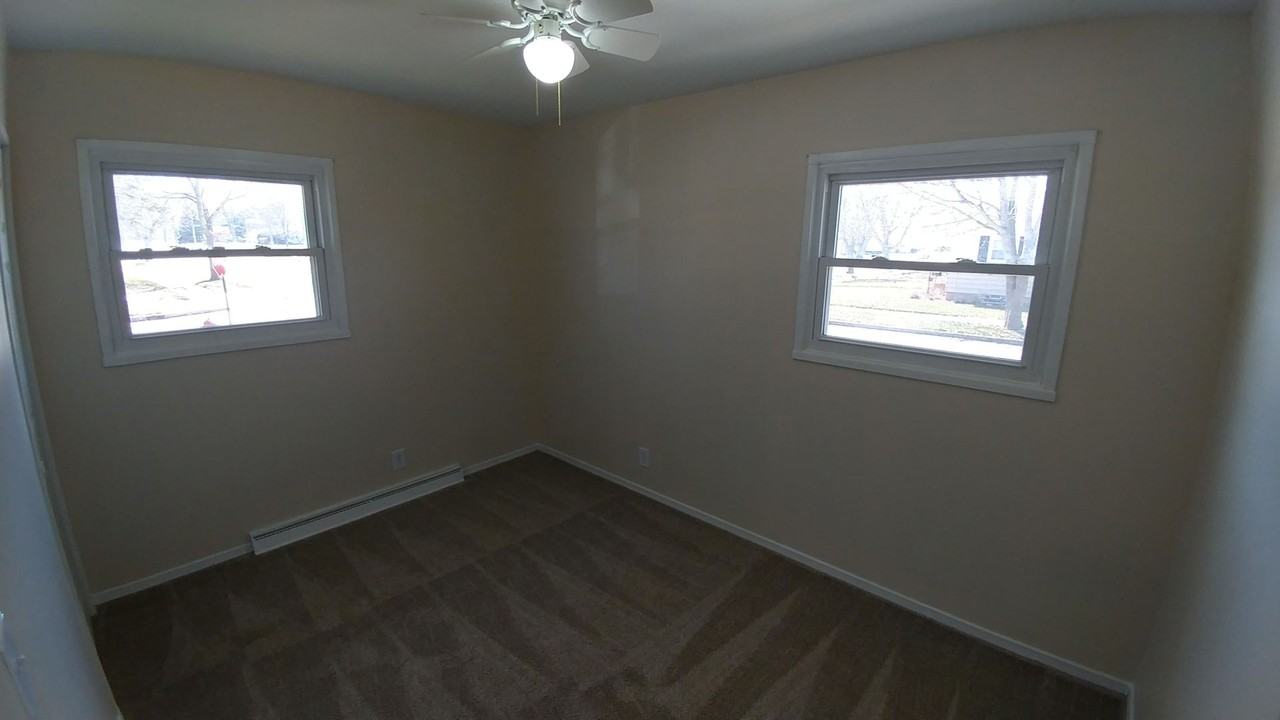 1728 25th St - Photo 6 of 27