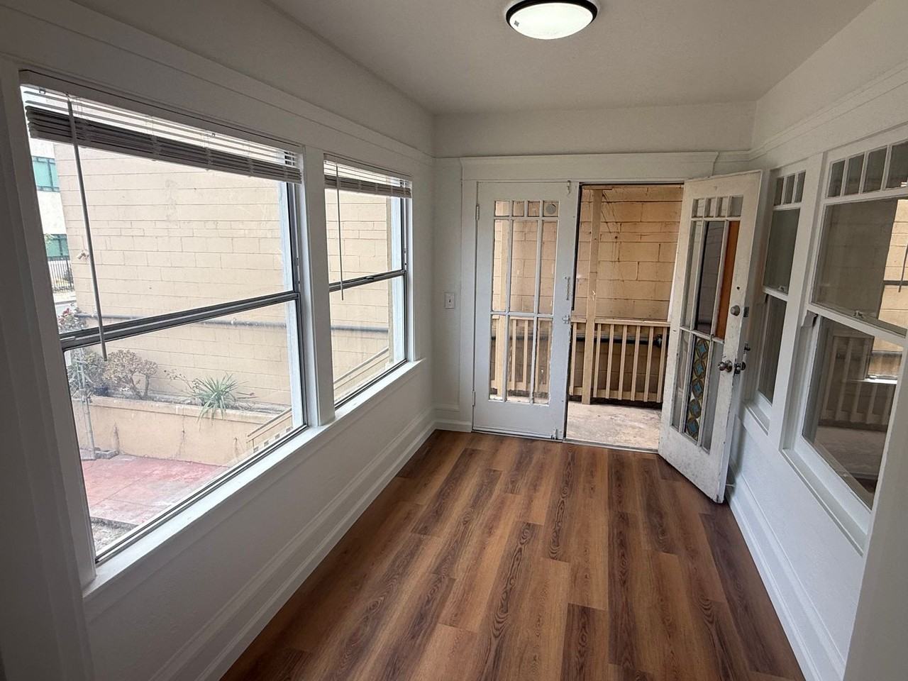 261 22nd St - Photo 3 of 30